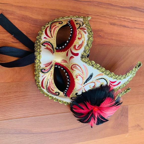Masquerade Masks - Picture 2 of 8